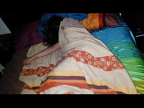 ❤️ Stepson jgħajjar lill-mara żagħżugħa tiegħu waqt li torqod. Super porn f'mt.sexycamse.top ❌️